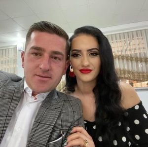 Meet your Posher, Egzona